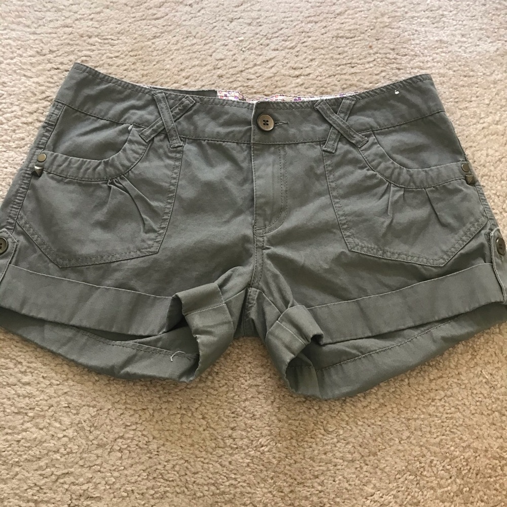 Capri shorts
